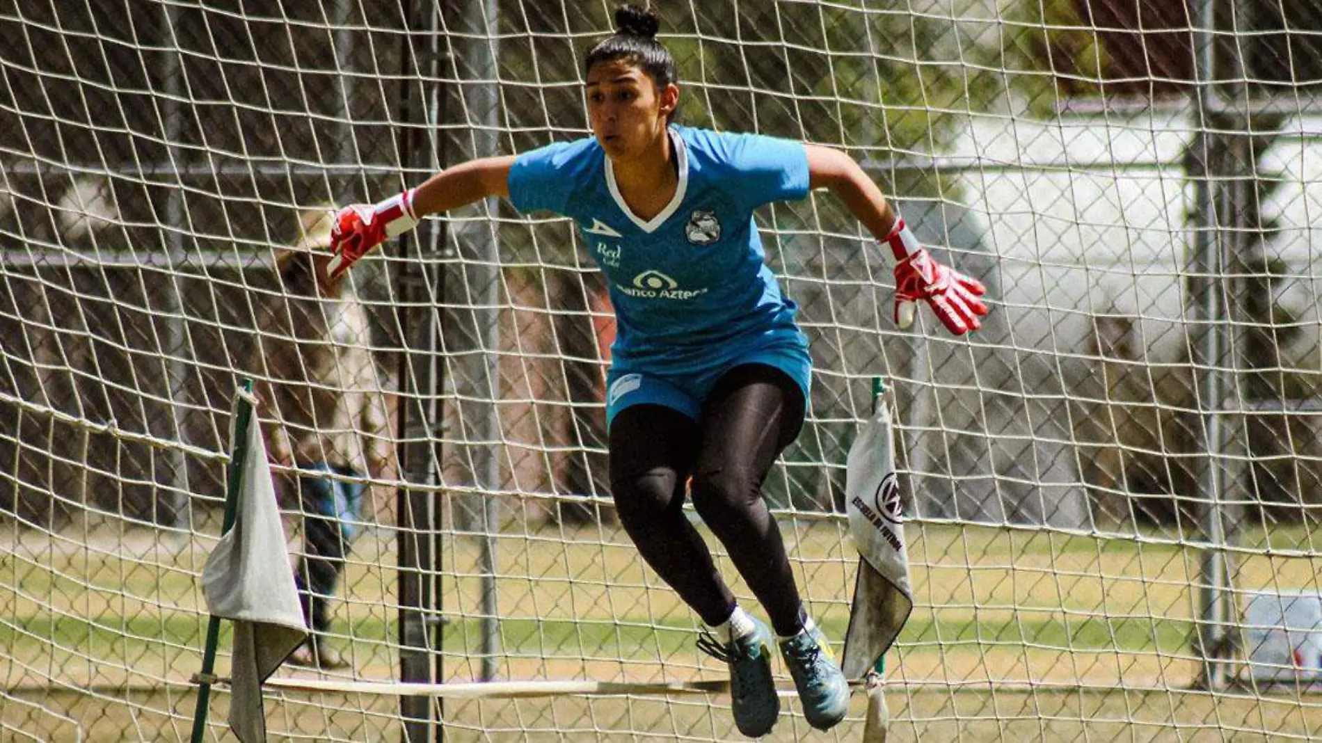 Evelyn Torres peleará por ser la custodia del arco blanquiazul con Karla Morales